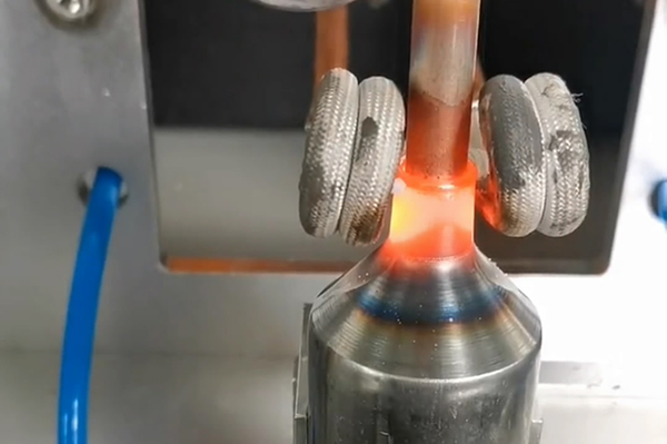 �Б�(y��ng)�F��Ӳ�|(zh��)�Ͻ��F���r��(y��ng)ԓע��ʲô�y�cҪ�c��