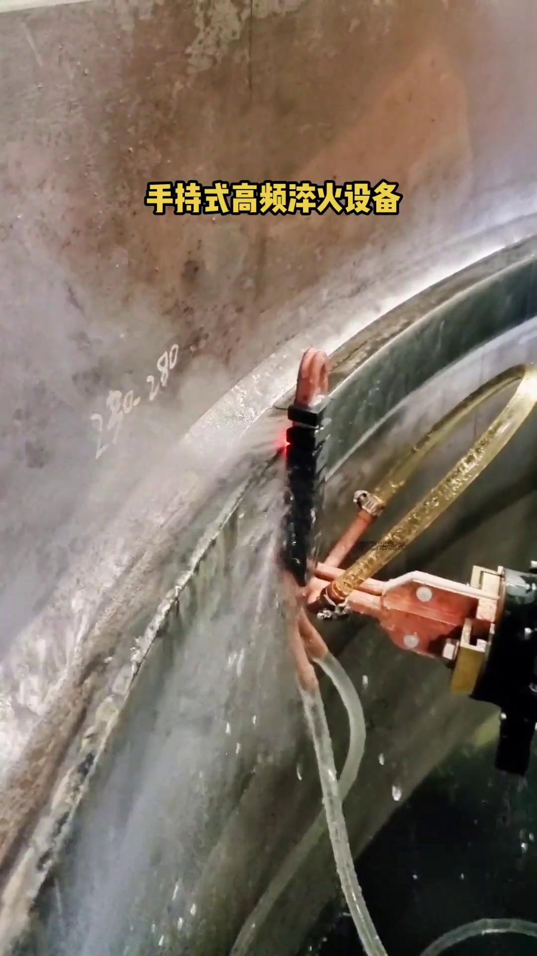 �ֳ�ʽ���l�C���l�Б��ӟ��O�乤����(n��i)�ڴ���̎��