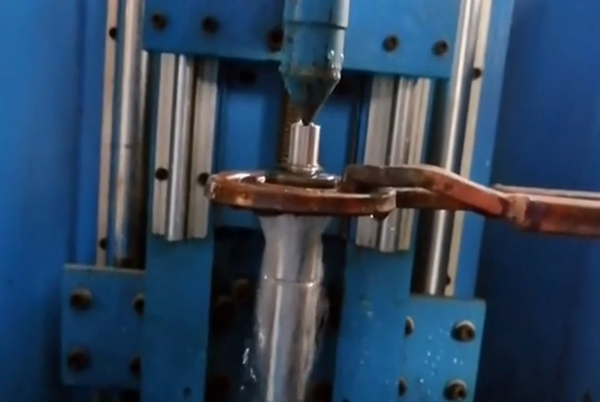 時(shí)刻為客戶著想，讓客戶感受我們做軸類(lèi)數(shù)控淬火的專(zhuān)業(yè)性