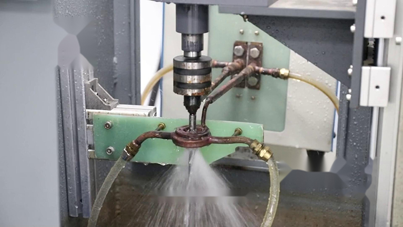 半自動(dòng)淬火熱處理高頻淬火機(jī)床在汽車、機(jī)械制造、工具制造等行業(yè)有著廣泛的應(yīng)用