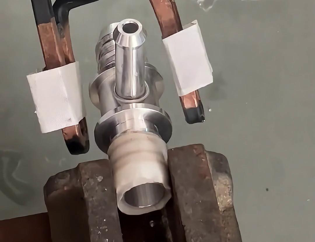 6系列鋁件管頭焊接任務(wù)，使用手持式高頻焊機(jī)進(jìn)行試樣