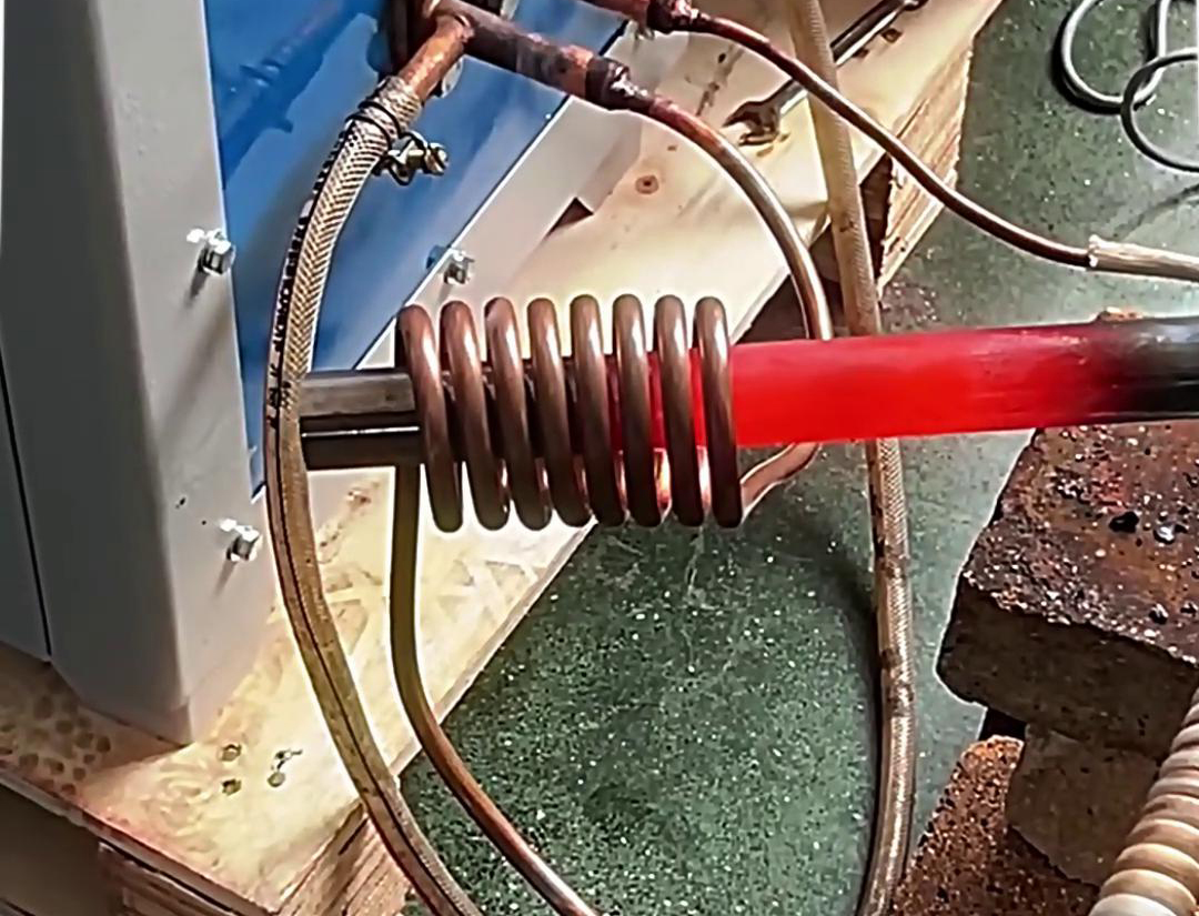 不銹鋼管加熱退火過程中，高頻加熱設備的應用具有顯著優(yōu)勢