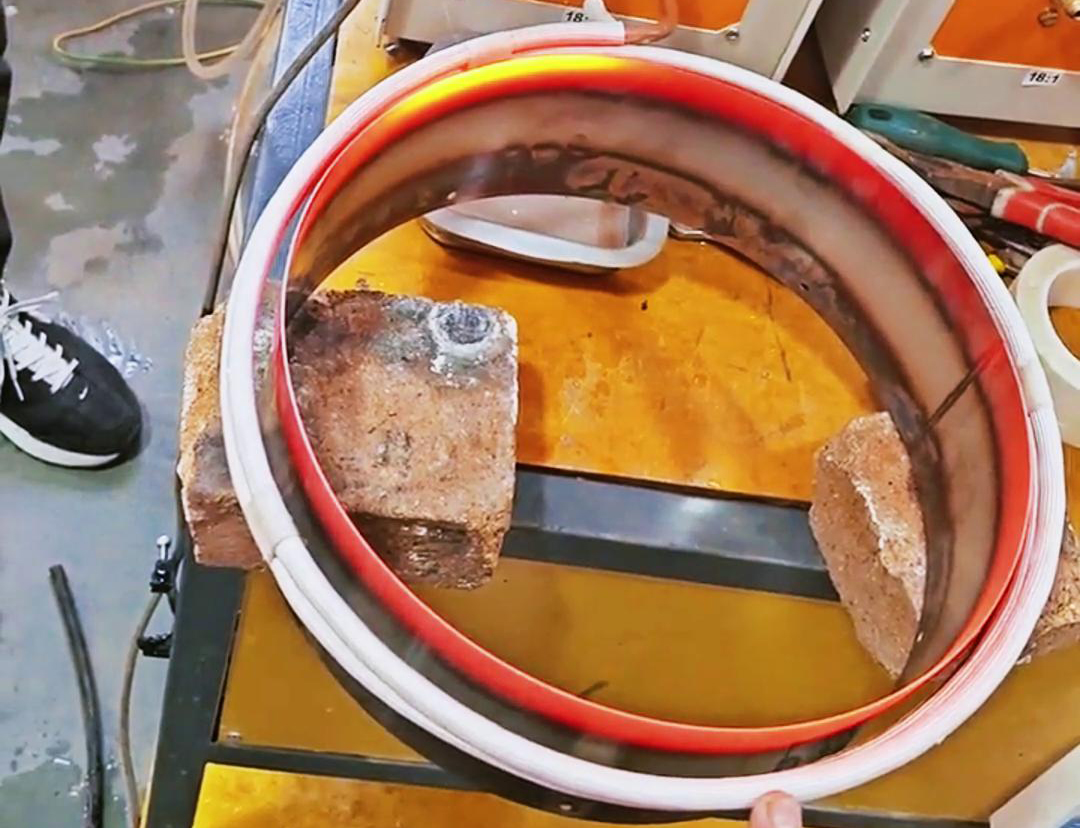 海拓高頻加熱機助力鍋具生產(chǎn)工廠不銹鋼鋼管加工