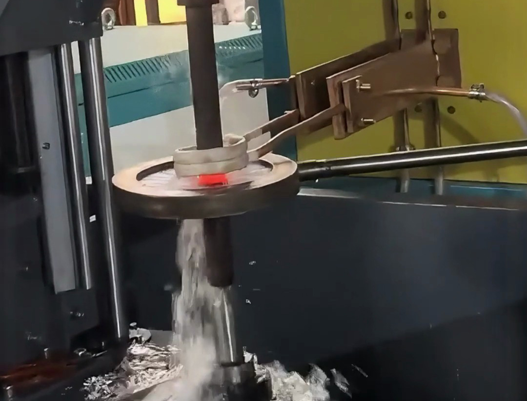 超音頻立式淬火機(jī)床在長(zhǎng)軸工件處理中的應(yīng)用