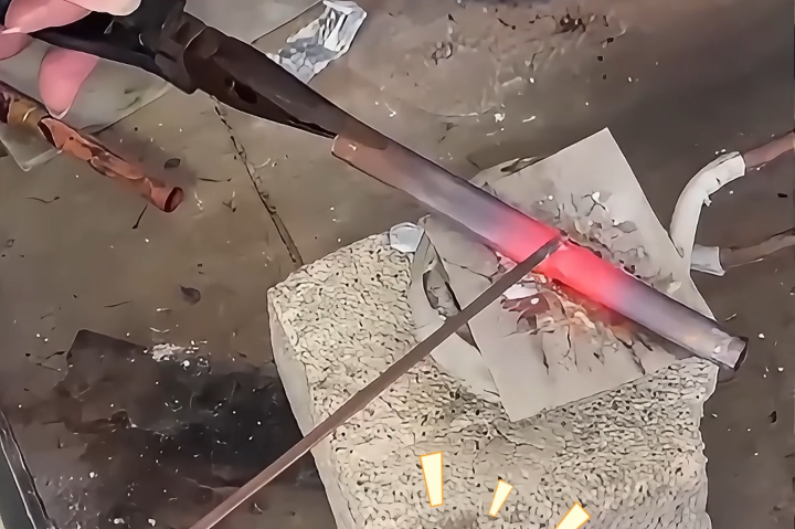 粉絲要的普通款高頻焊機(jī)銅管平焊案例來了！輕松實(shí)現(xiàn)穩(wěn)定焊接