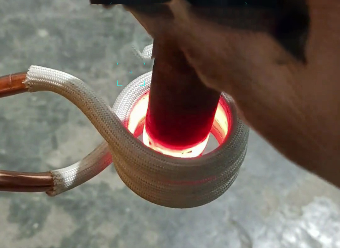 告別傳統(tǒng)加熱困擾 海拓棒料高頻加熱機助力生產(chǎn)升級