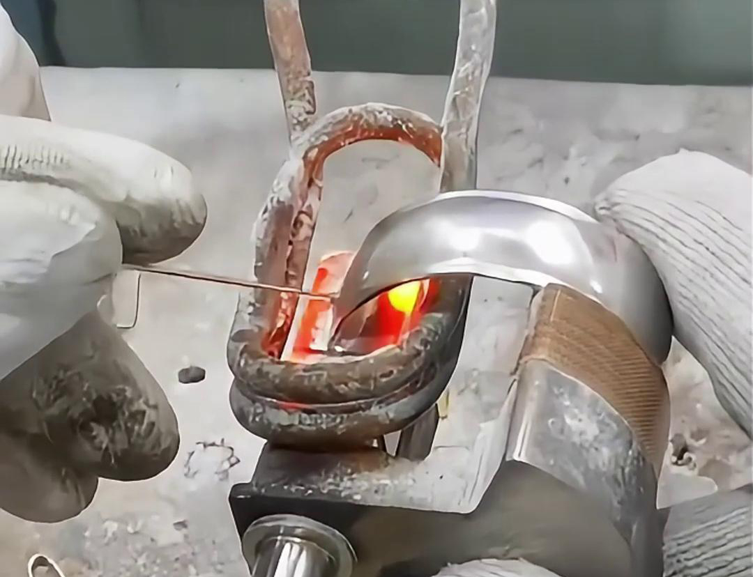 高頻焊接技術(shù)可以實現(xiàn)快速、高效的壓力表焊接