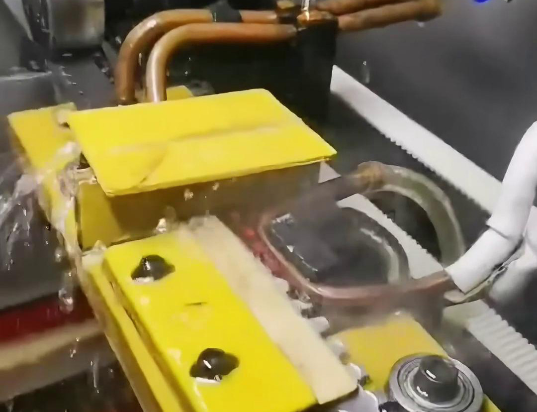 超高頻淬火機(jī)，鋸條淬火生產(chǎn)線