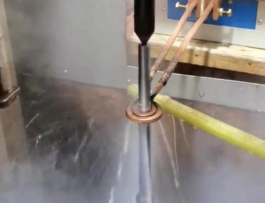 數(shù)控自動化高頻淬火機(jī)床，適合各類軸，齒輪淬火熱處理使用