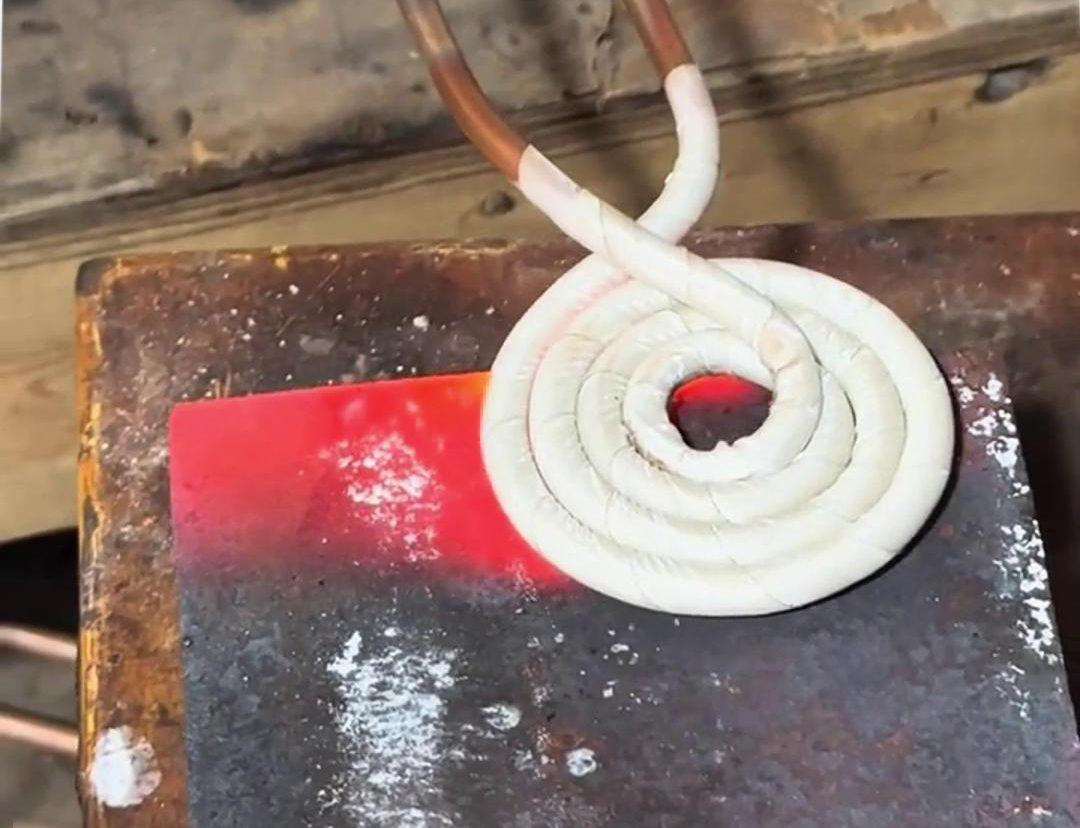 高頻機平面加熱主要用于焊接、淬火、回火、退火等工藝過程