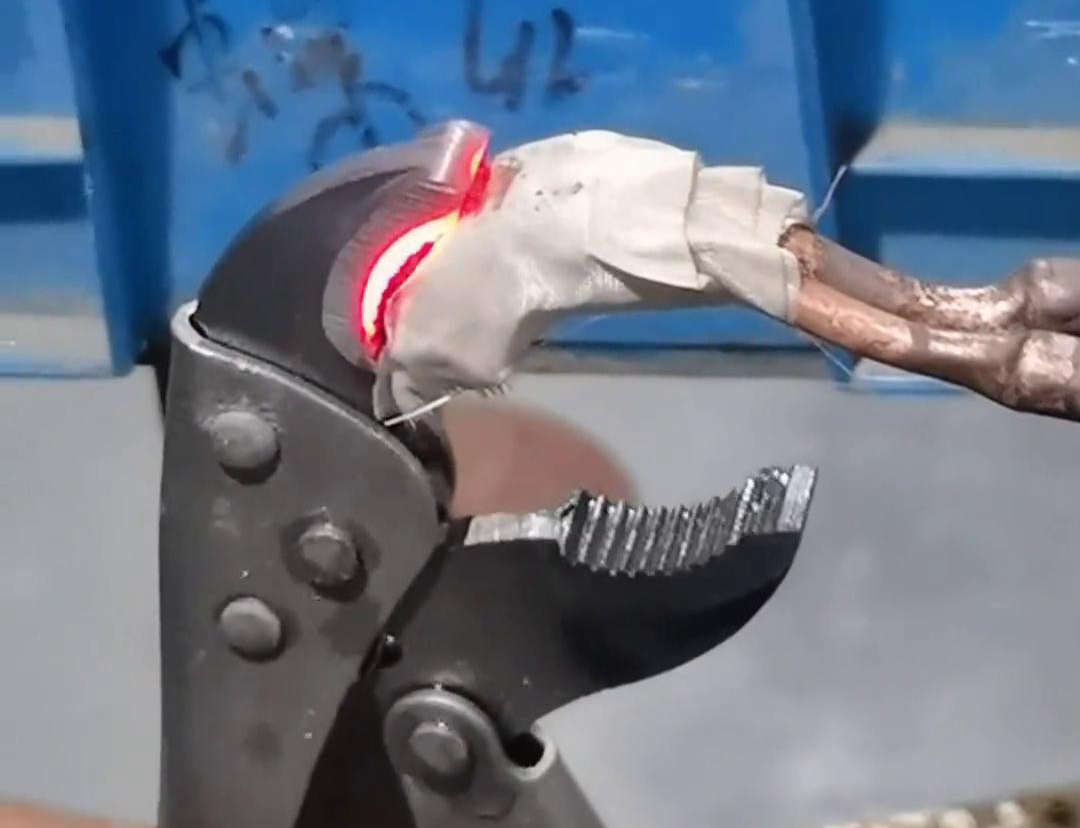 大力鉗淬火熱處理選擇高頻淬火機(jī)