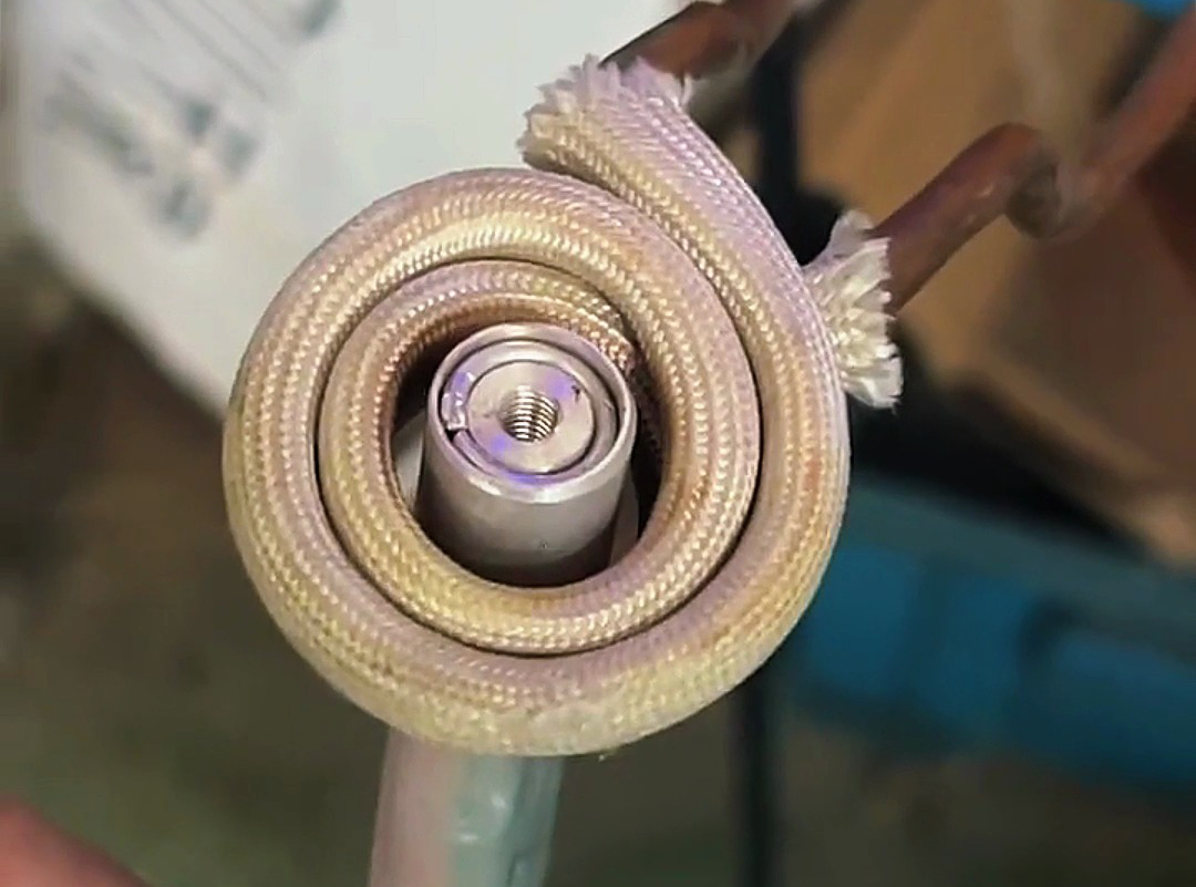 通過高頻感應(yīng)加熱實現(xiàn)鋁管與堵頭的快速、牢固連接