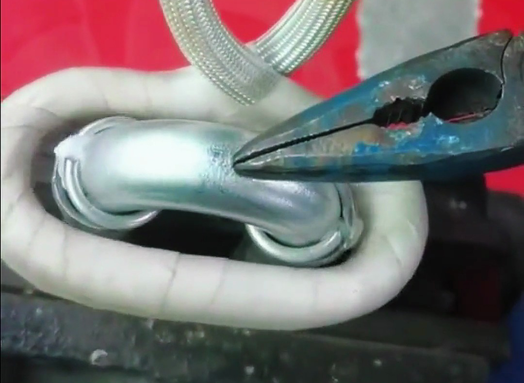 高頻加熱機(jī)焊接鋁管的效率在多數(shù)工業(yè)場景中已達(dá)到行業(yè)水平