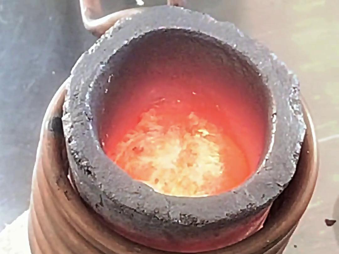 1公斤高頻熔煉爐在廢鋁熔煉打樣中具有高效、精準、靈活等優(yōu)勢