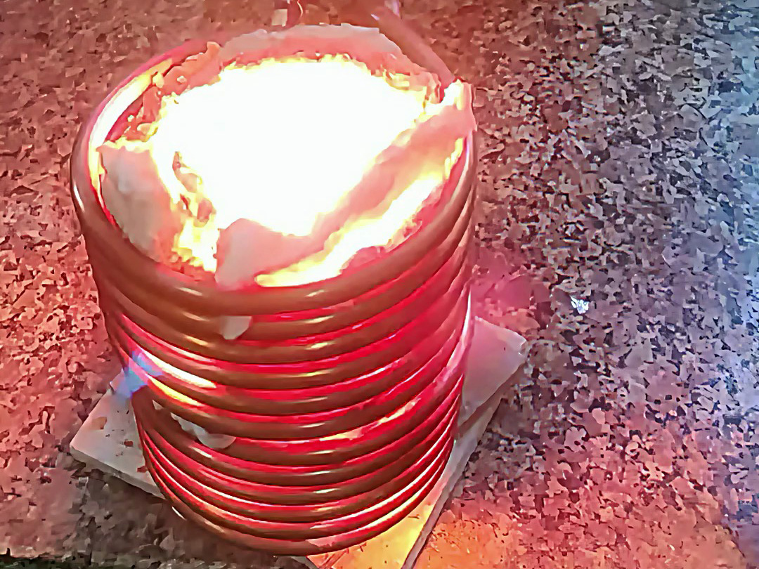 5公斤小型中頻熔煉爐，可以熔煉金銀銅鐵鋁的各類常見金屬材料