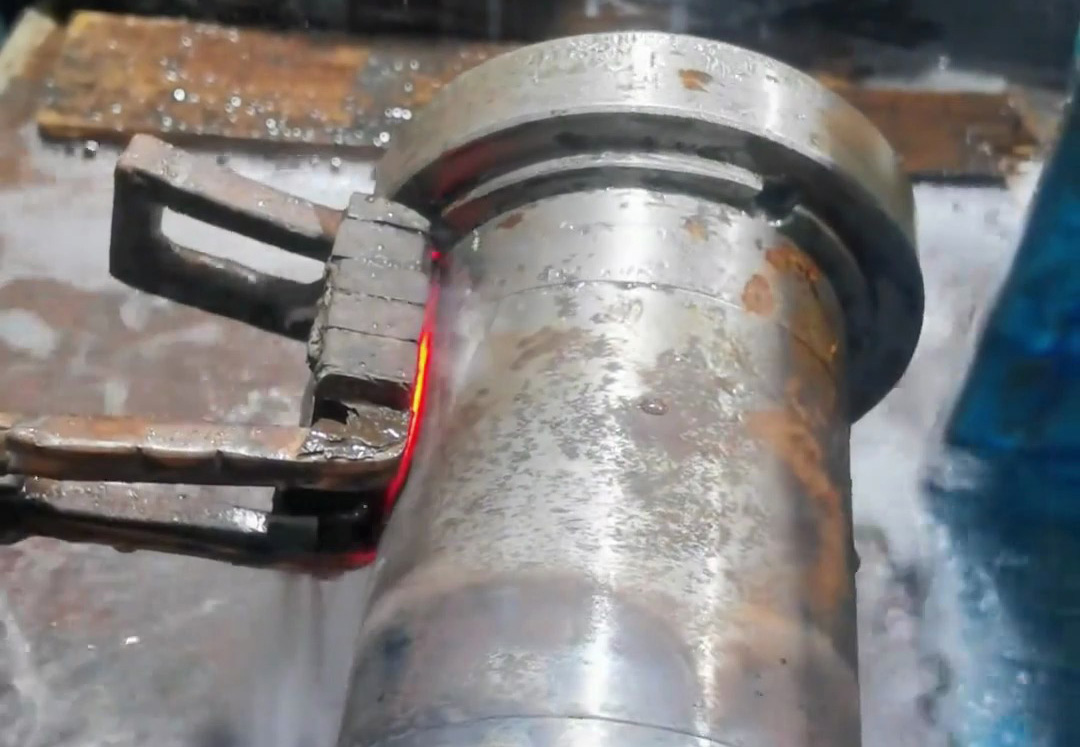 金屬在高溫下瞬間冷卻會發(fā)生什么？電機軸工業(yè)高頻淬火實拍