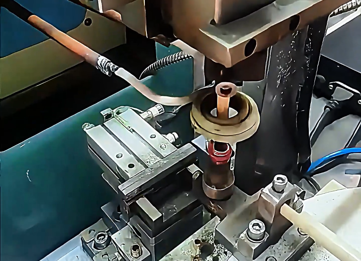 銀觸點高頻自動化焊接設備，支持多材料組合焊接及特殊工藝需求