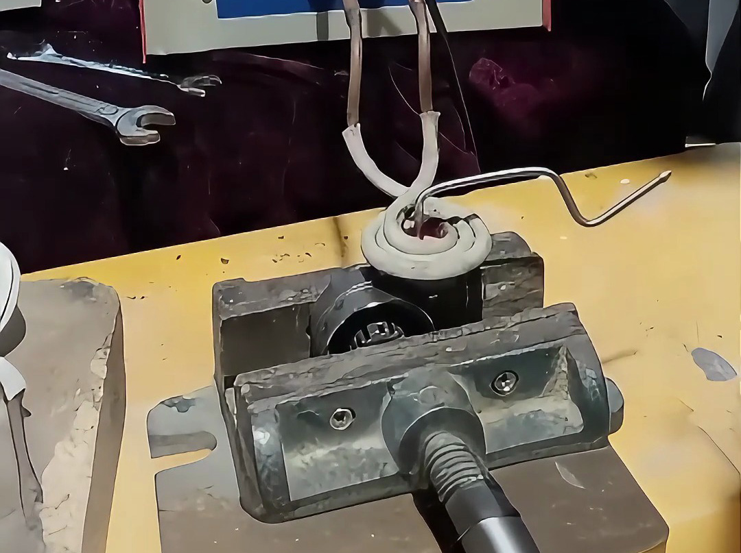 驚呆了！自動高頻感應加熱設(shè)備竟能這樣焊接不銹鋼管