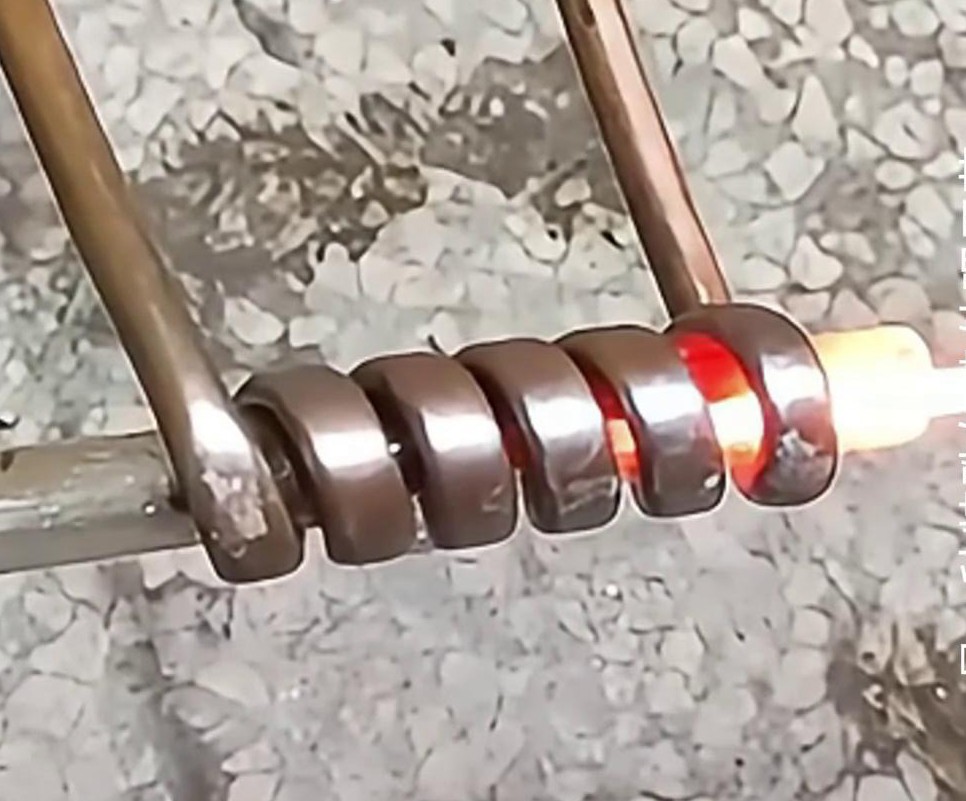 2.0鈦絲超高頻在線退火消除材料內(nèi)部的殘余應力、改善材料的組織結構和提高材料的機械性能